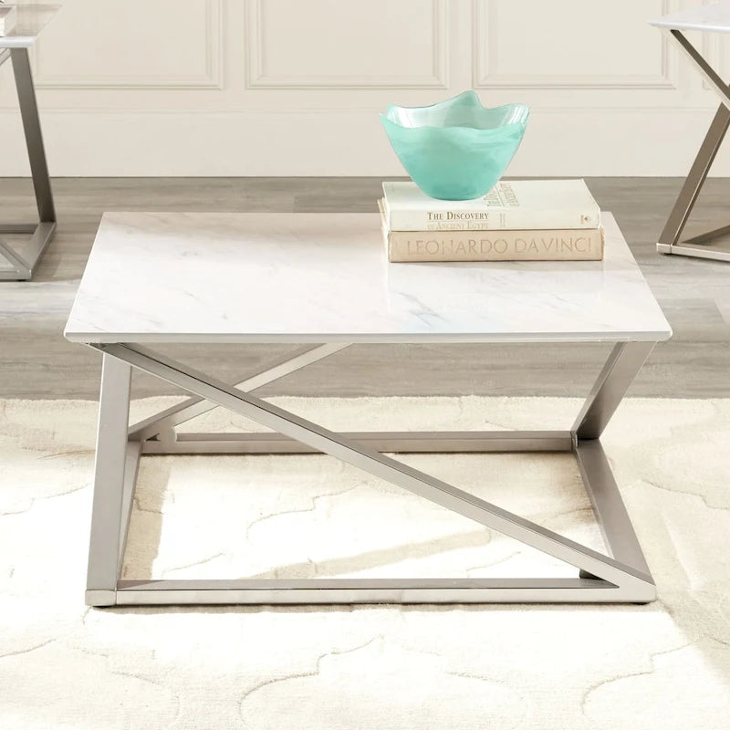 Set di tavolini occasionali da 3 pezzi in finto marmo color champagne satinato
